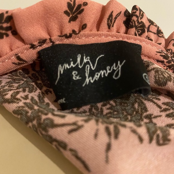 MILK & HONEY BLOUSE SIZE S 🌷Excel. Cond.🌷 - Picture 6 of 8